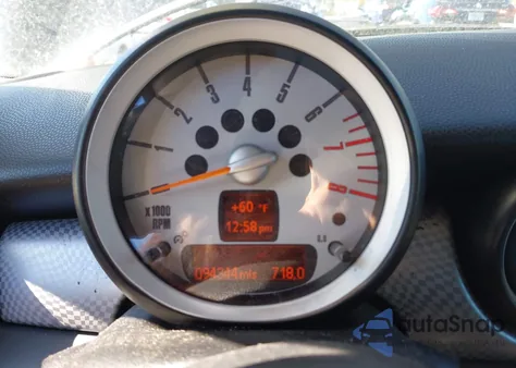 2010 Mini Cooper S из США, поврежденный, VIN WMWMF7C53ATX43586